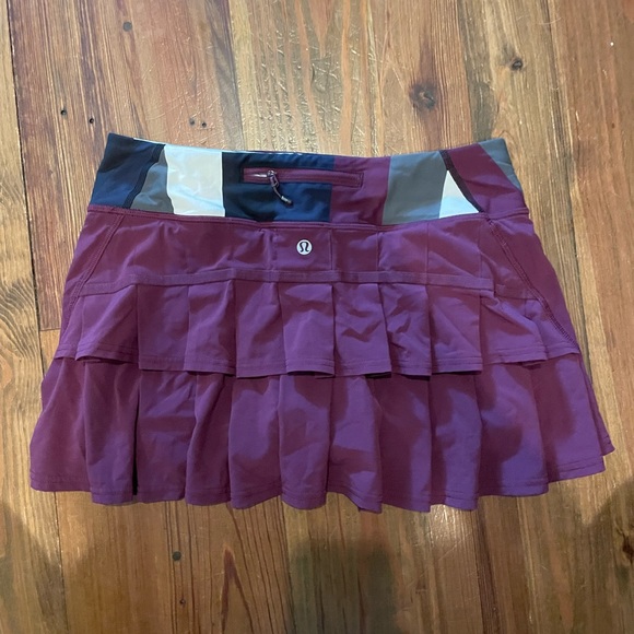 Lululemon Run: Pace Setter Skirt 
Plum / Pow Stripe Angel Wing!! - Picture 1 of 4